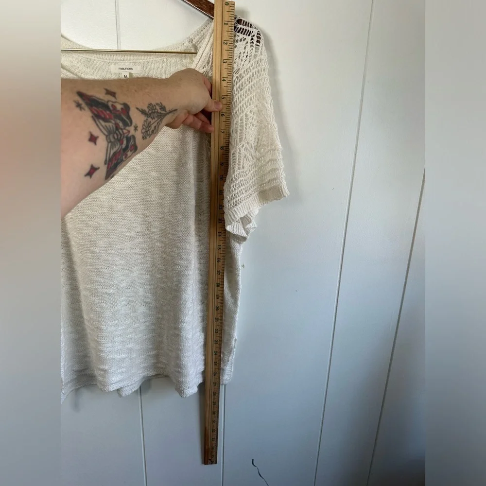 Maurice’s Short Sleeve Women’s Cream Sweater Size Medium